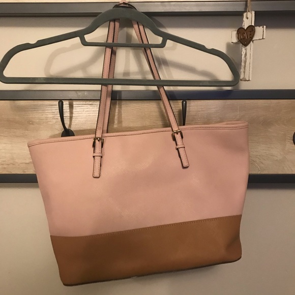 Micheal Kors tote - Picture 3 of 5